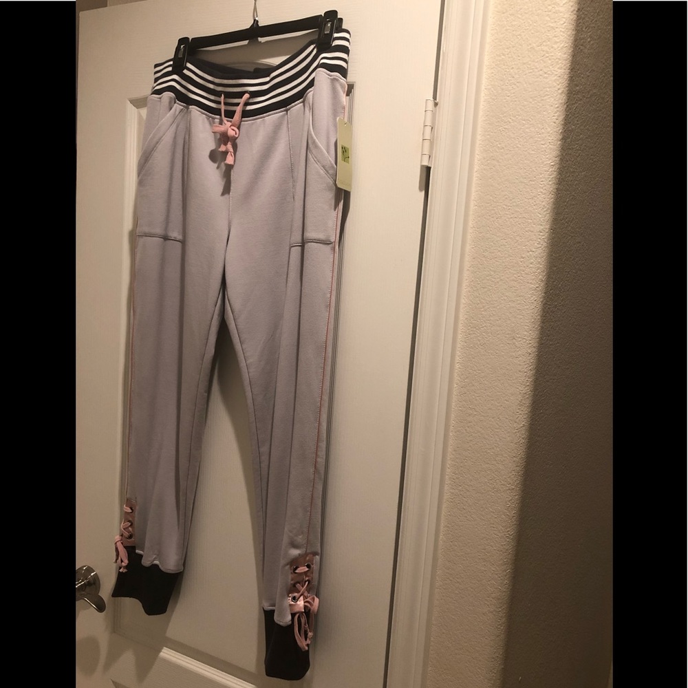 Women sport pants